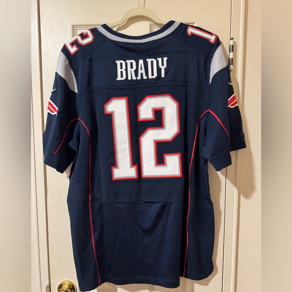 Nike Tom Brady New England Patriots Jersey - Sz 44 - Picture 2 of 3